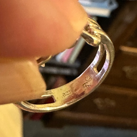 Avon Sterling Silver Ring with Red Stone - Picture 6 of 7